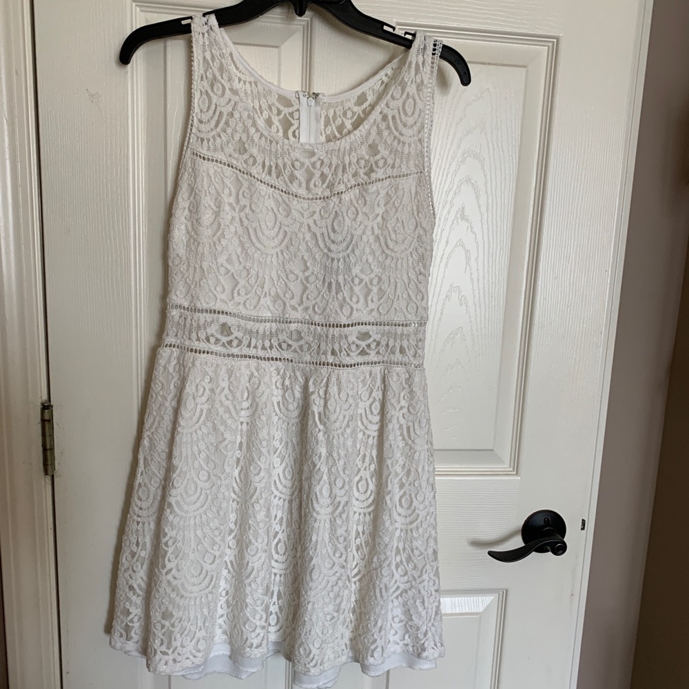 White lace dress